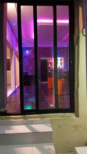 Résidence 17 chambres meublées avec piscine et sky bar en vente à Baguida Devego – Titre foncier – 450 000 000 FCFA — photo 4