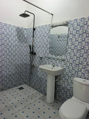 Location d'un appartement à Vakpo Fish, 2 chambres, 1er étage, récente construction, meublé – 100 000 FCFA/mois — photo 3