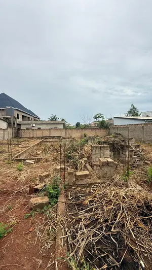 Vente d'une maison à Sagbado Sanol, 5 pièces, angle de rue, 165 m² – 17 millions FCFA négociable