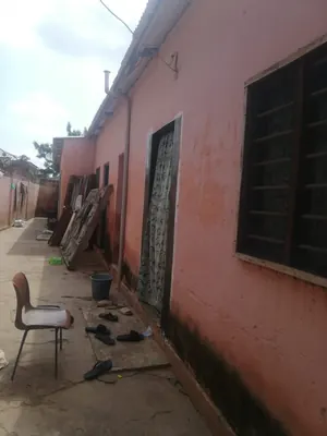 Maison 5 pièces à vendre à Adidogomé Atigangomé vers rails – 15 millions FCFA — photo 1