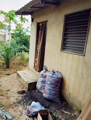 Maison inachevée 3 pièces en vente à Apessito – 8,5 millions FCFA — photo 5