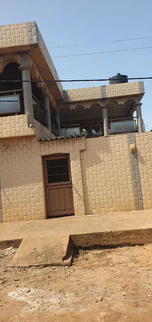 Villa R+1 6 chambres 300 m² à vendre à Dabarakondji CEG – 45 millions FCFA