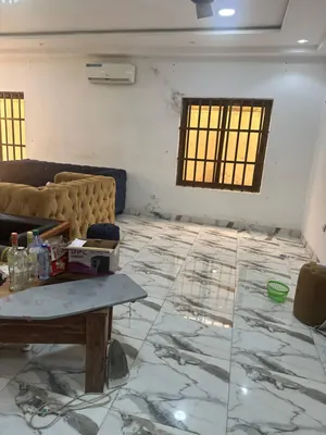 Vente d'une villa à Ségbé Akato Démé, récente, sur 300 m², avec dépendance, jardin et garage 4 voitures – 65 millions FCFA négociable — photo 10