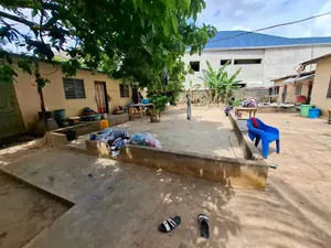 Maison 2 chambres sur 3/4 de lot en vente à Agoè – 40 millions FCFA à débattre — photo 2
