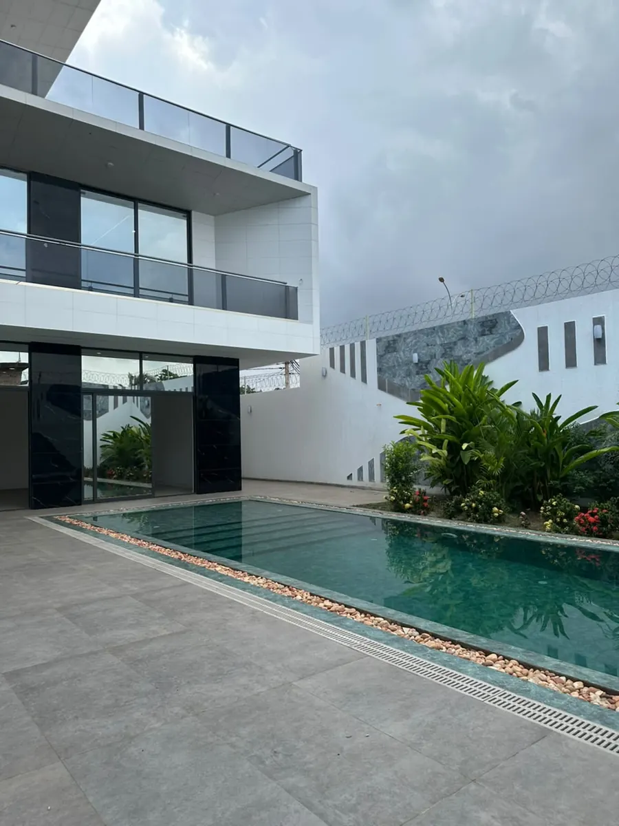 Vente d'une villa à Tokoin Forever – 900 000 000 FCFA