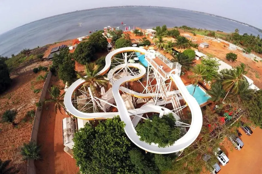 Vente d'un hôtel à Agbodrafo, 3 002 m², avec piscine – 360 millions FCFA