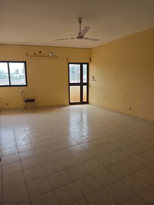 Immeuble triplex 242 m² en angle de rue à vendre en bordure de grande route à Adidogomé Franciscains – 95 millions FCFA — photo 3