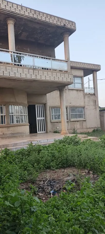 Villa duplex 13 chambres en vente à Adidoadin sur 1200 m² – 190 millions FCFA