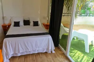 Vente d'un hôtel à Agbodrafo, 3 002 m², avec piscine – 360 millions FCFA — photo 4