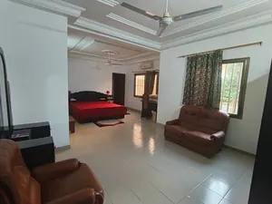 Villa R+2 9 chambres à louer à Avenou – 500 000 FCFA/mois — photo 2