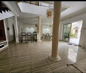 Villa duplex 3 chambres meublée en vente à Avépozo côté plage – 65 millions FCFA