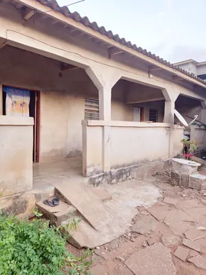 Vente d'une villa à Legbassito Assiko, 4 chambres + dépendance, demi-lot 300 m², à 1 km du goudron – 22 millions FCFA (dernier prix) — photo 15