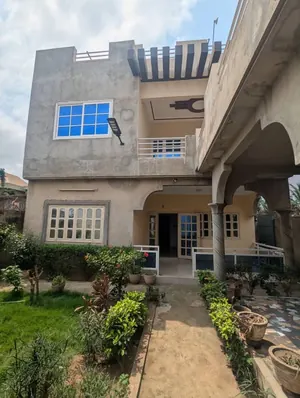 Villa duplex 6 chambres 2 salons à vendre à Agoè – 55 millions FCFA frais inclus