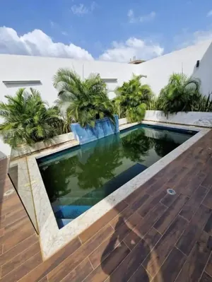 Villa 6 pièces à vendre à Attiegou, pharmacie Roauda – 170 millions FCFA