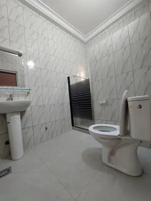 Villa meublée 4 pièces avec piscine et jardin à louer à Kpogan – 700 000 FCFA/mois — photo 6