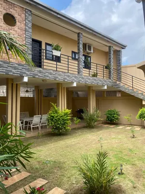 Villa R+1 6 pièces en vente sur 1 lot à Adidogomé, derrière l'église catholique – 120 000 000 FCFA — photo 3