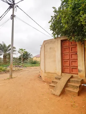 Vente d'une villa à Agoè CCL, R+1, 2 lots en angle de rues, à 40 m du Boulevard CEDEAO – 150 millions FCFA — photo 2