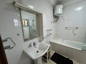 Villa 4 chambres non meublée de 1300 m² avec piscine en vente à Tokoin Wuiti – 480 millions FCFA — photo 4