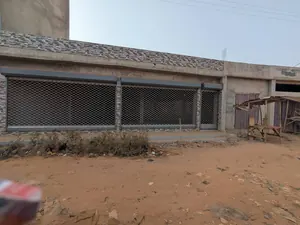 Vente de magasins à Agoè Legbassito Madjikpeto, 2 magasins, 1 lot, bord du goudron – 125 millions FCFA