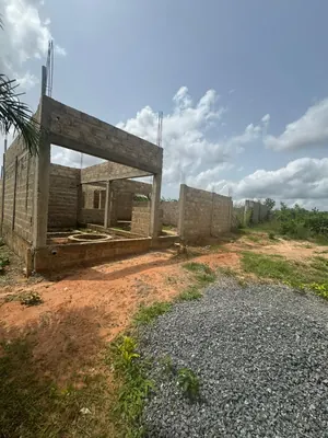 Maison inachevée niveau dalle 3 chambres en vente à Zanguera Akepedo avant péage – 18 millions FCFA — photo 3