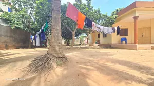 Vente d'une maison à Adjidogomé Assiyeyé, 1 lot avec construction 3 chambres salon et 3 dépendances, en face du marché – 80 millions FCFA — photo 6