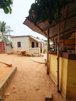 Vente d'une maison à Sogbossito Supermarché Dauphine, demi-lot en angle de rues, 300m du goudron – à partir de 22 500 000 FCFA — photo 12