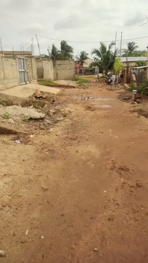 Vente d'un terrain à Agoè Adougba, 166 m², à 200 m du goudron – 9 000 000 FCFA