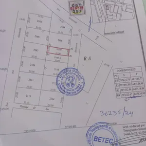 Terrain demi-lot 300 m² en vente à Vakpossito, proche du goudron – 17 millions FCFA