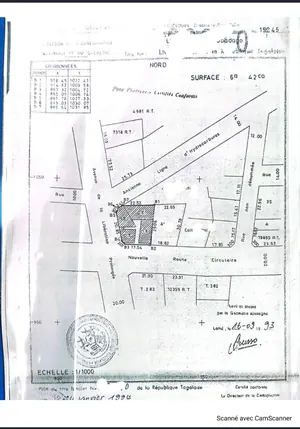 Immeuble R+2 à vendre à l'angle de rue en bordure de goudron à Tokoin Ramco – 250 millions FCFA