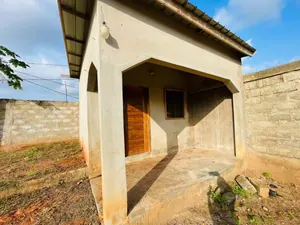 Terrain 1 lot de 602 m² en vente à Zanguéra Klemé Château – 20 millions FCFA — photo 2