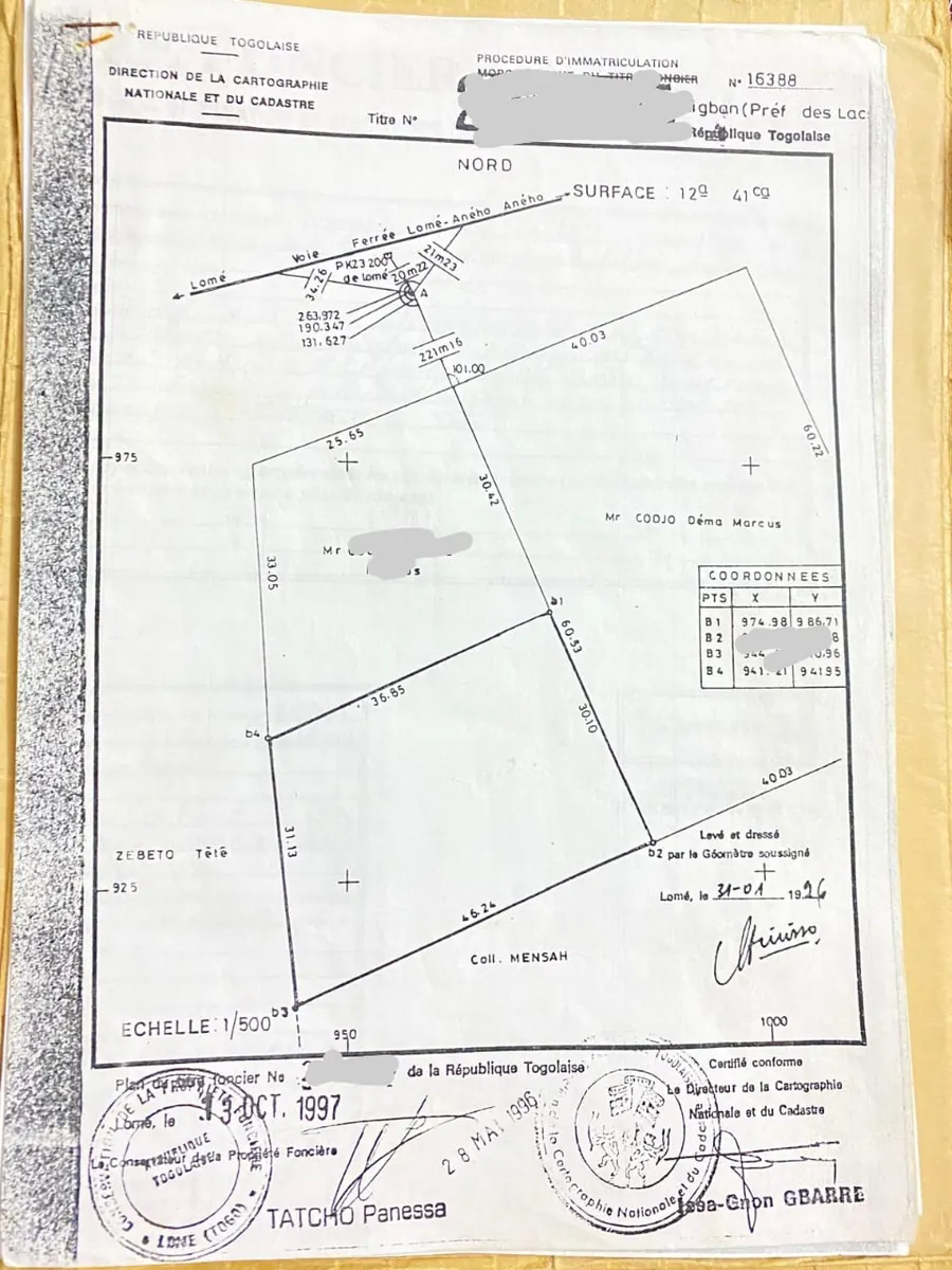 Terrain 2 lots en vente en angle de rue à Kpogan – 30 millions FCFA le lot