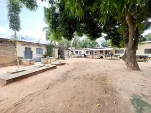 Maison en vente à Adidogomé Lampampa, angle de rue, à 500 m du goudron – 58 millions FCFA — photo 5