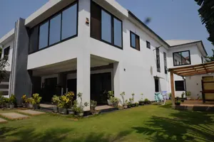 Villa duplex 6 pièces en vente sur 1 lot à Adidogomé Avenou – 200 millions FCFA