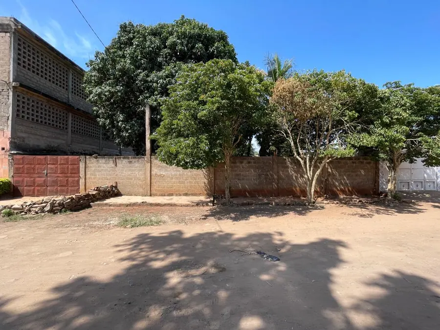 Terrain 1 lot et demi en vente à Hédzranawoé – 85 millions FCFA