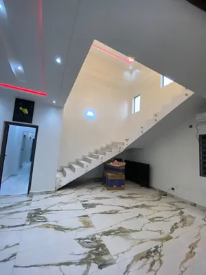 Location d'une villa à Entrepris de Union, 7 chambres, semi-meublée – à partir de 1 200 000 FCFA — photo 13