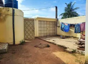 Maison sur demi-lot en vente à Vakpossito près du carrefour Fish – 17 millions FCFA — photo 2