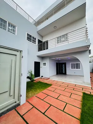 Villa duplex à louer à Agoe Réserve – 1 million FCFA/mois