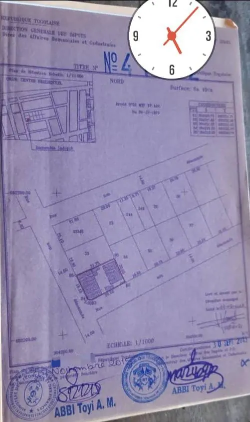 Maison de location en vente en angle de rue à Tokoin Wuiti derrière le lycée – 180 millions FCFA