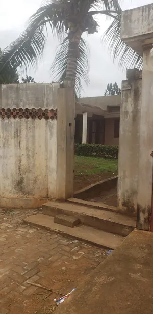 Villa 4 chambres sur 1 lot en vente à Djidjolé – 95 000 000 FCFA — photo 4