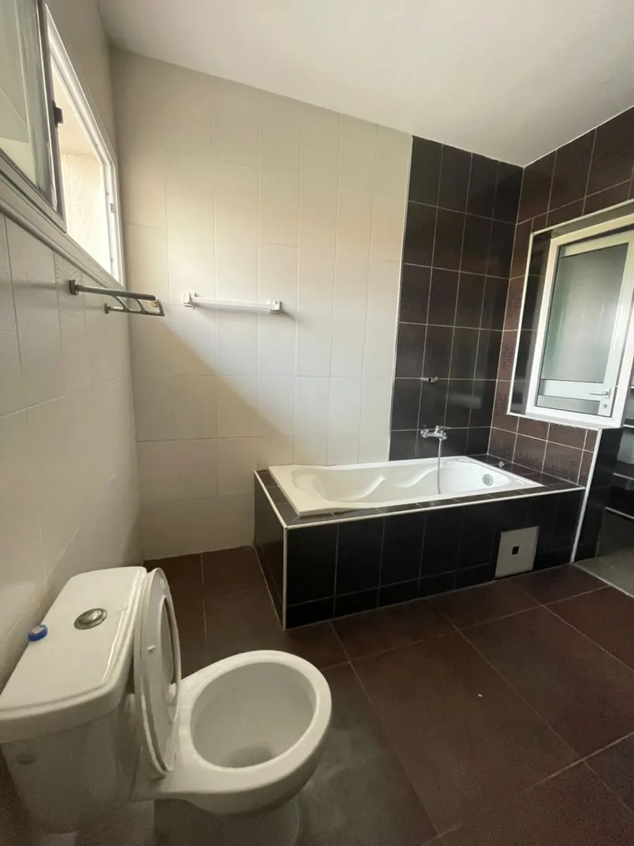 Villa duplex 4 chambres à louer à Baguida – 1 500 000 FCFA
