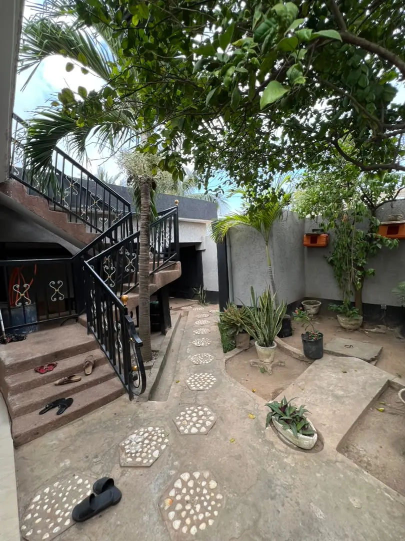 Vente d'une villa à Agoè Sogbossito, 3 chambres, sur 300 m², titre foncier personnel – 43 millions FCFA