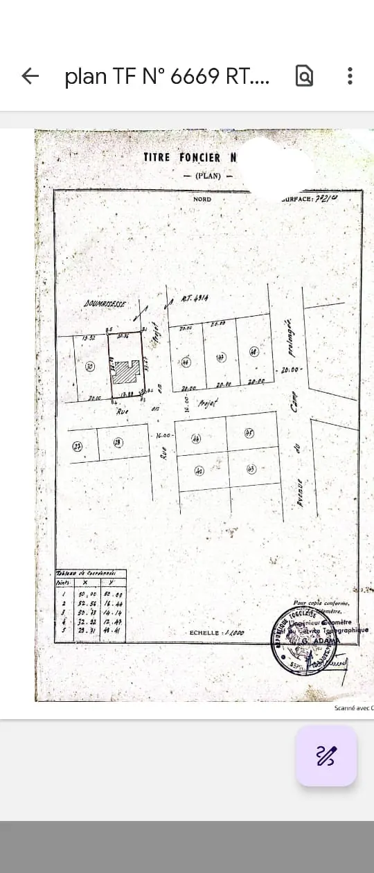Terrain 750 m² en vente en angle de rue à Tokoin Trésor – 150 millions FCFA