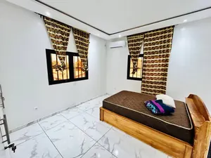 Villa meublée 4 chambres avec piscine et jardin à louer à Zanguéra – 1 200 000 FCFA/mois — photo 5