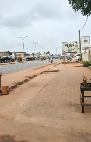 Terrain 1 lot en vente à Adidogomé Boukarou – 80 millions FCFA — photo 2