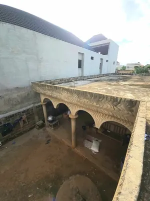 Villa 4 chambres de 300 m² en vente proche du goudron à Agoè Légbassito – 25 millions FCFA — photo 2