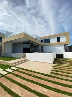 Vente d'une villa à Cité Renaissance, 4 chambres, 812,85 m², avec piscine et garage souterrain – 800 millions FCFA — photo 3