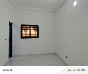 Vente d'une villa duplex à Agoè Légbassito Ahonkpoé, sur demi-lot, R+2, titre foncier personnel – 150 millions FCFA à débattre — photo 8