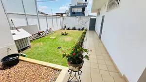 Vente d'une villa à Forever, 4 pièces, villa basse sur demi-lot avec jardin – 110 millions FCFA