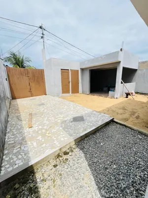 Villa 3 chambres 300 m² en vente à Gbodjomé – 40 millions FCFA — photo 2