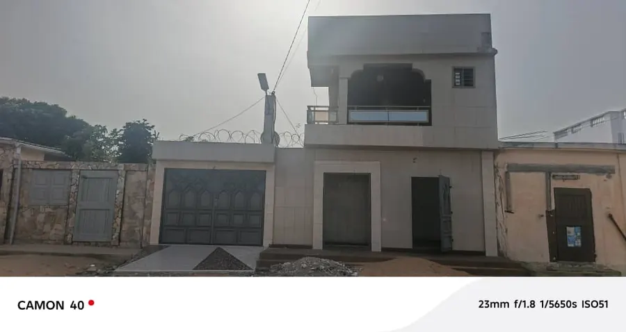 Villa 5 chambres à vendre sur demi-lot à Avepozo Phase – 50 millions FCFA